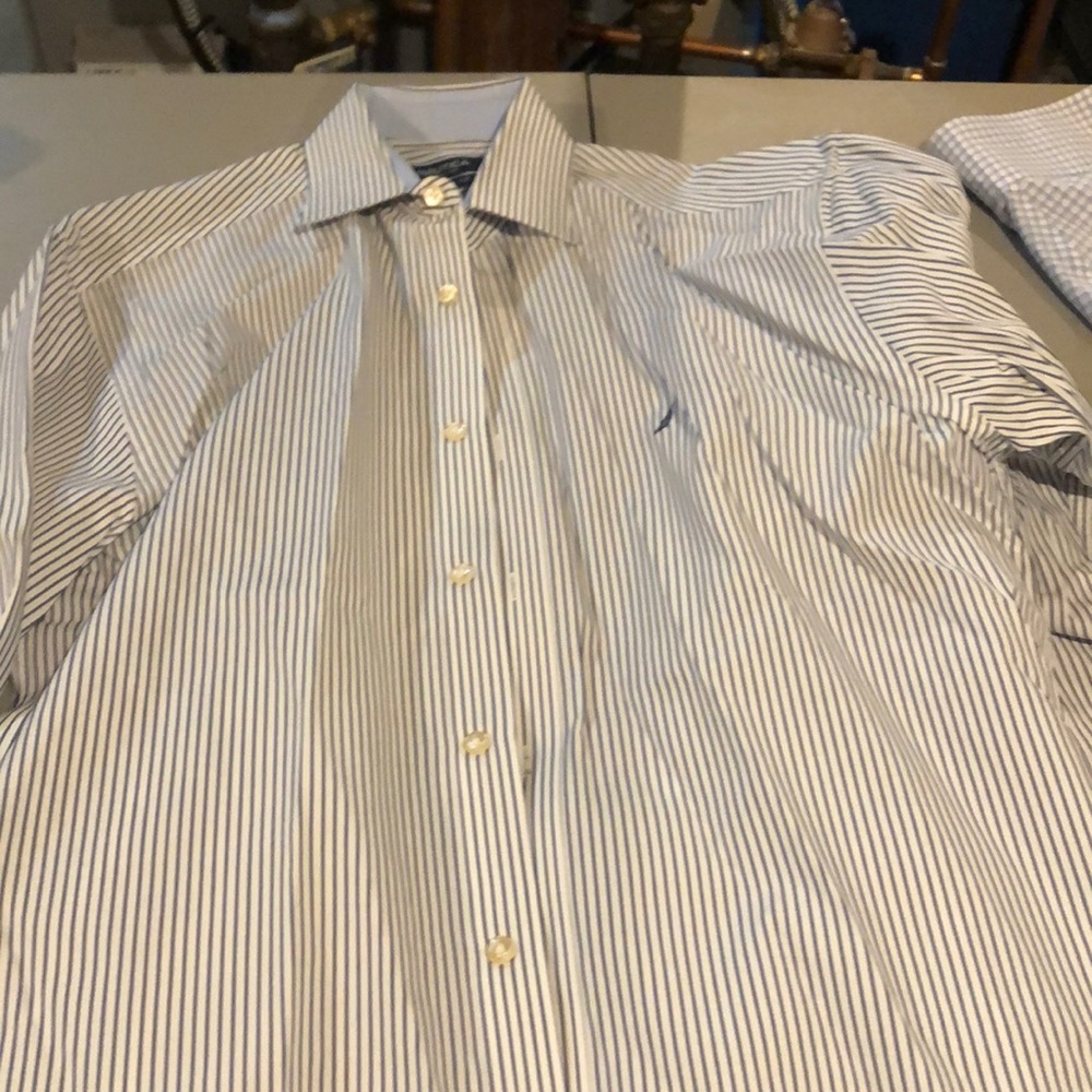 Men’s stripe dress shirt
